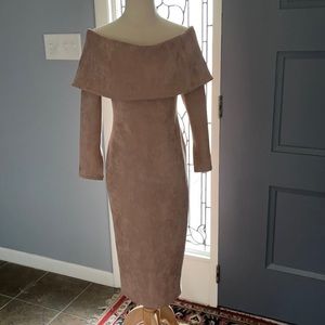 Gorgeous off the shoulder dress.